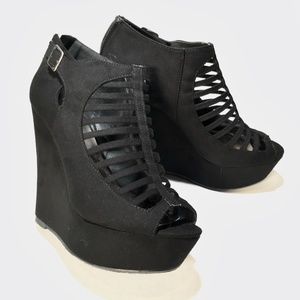 Womens high heel "basket" shoe by Madden girl